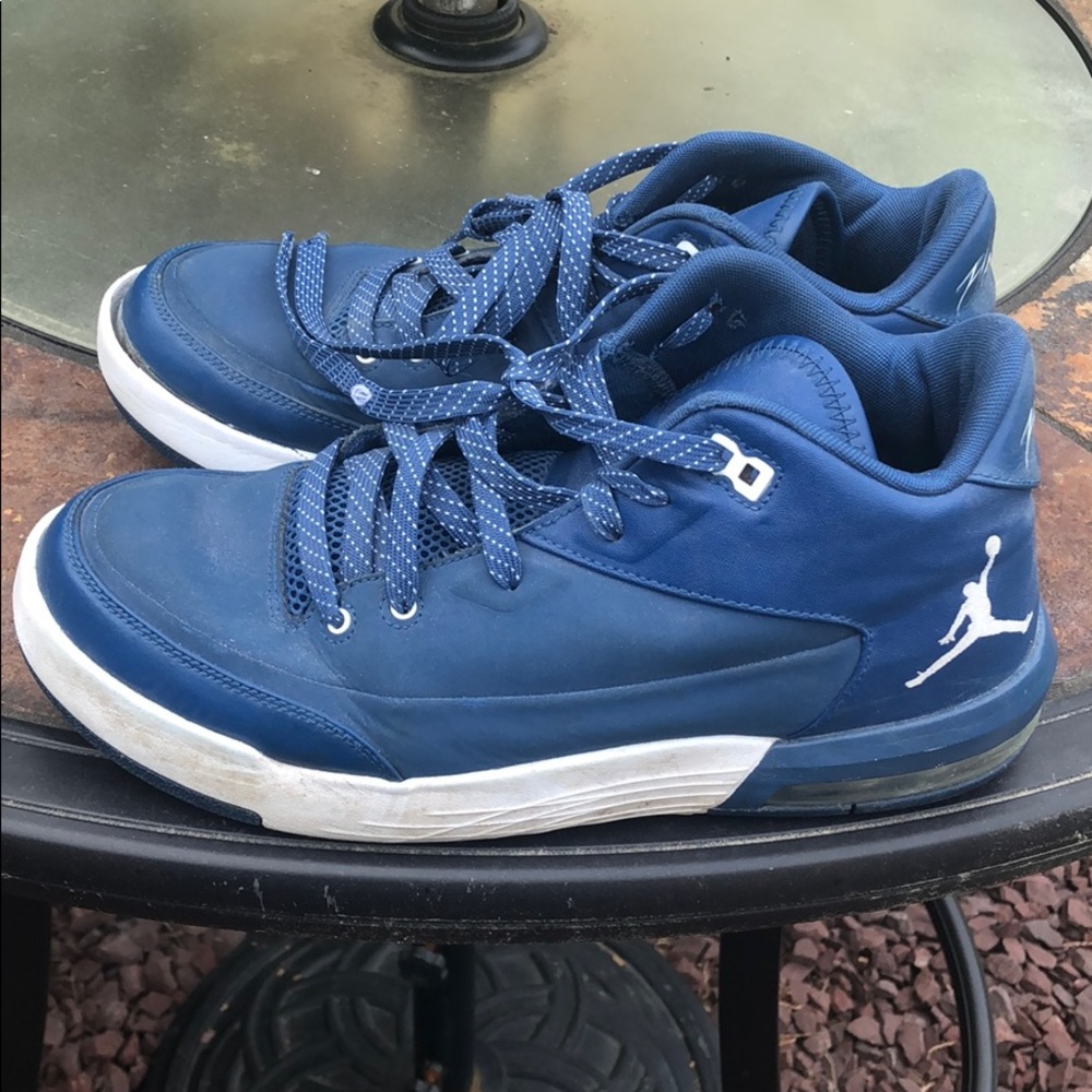 ✋🏻⭐️Host picked✋🏻Air Jordan’s men size 9 used